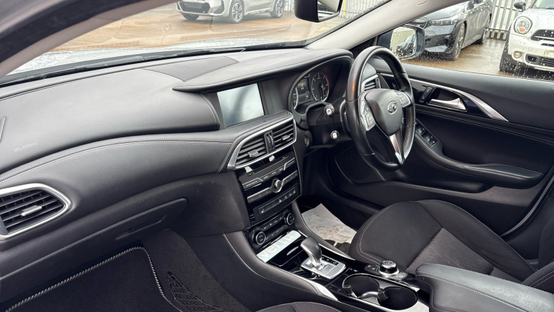 Infiniti Qx30 2.2d Premium 5dr DCT Diesel Estate